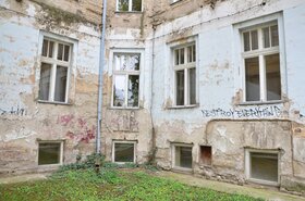 Életveszélyes a szabadkai Ivan Sarić Műszaki Iskola épülete, mely műemlékvédelem alatt áll. Súlyos betondarabok hullnak le.