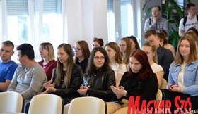 Az Egyetemi felkészítő tábor megnyitója az Európa Kollégiumban (Dávid Csilla felvétele)