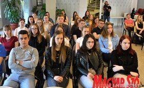 Az Egyetemi felkészítő tábor megnyitója az Európa Kollégiumban (Dávid Csilla felvétele)