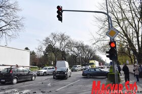 Több személygépjármű és egy teherautó ütközött Szabadkán (Molnár Edvárd felvétele)
