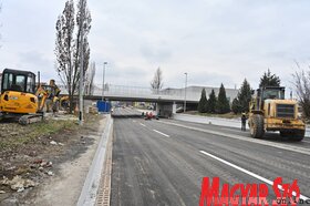 Befejező munkálatok az újvidéki Partizán utcai vasúti felüljárónál (Ótos András felvétele)