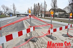 Befejező munkálatok az újvidéki Partizán utcai vasúti felüljárónál (Ótos András felvétele)