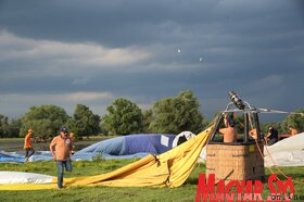 Bemutatták a turistákat szállító hőlégballonokat Krčedin szigetén