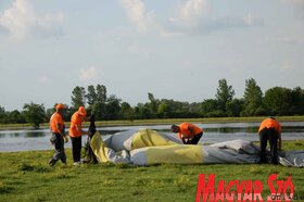 Bemutatták a turistákat szállító hőlégballonokat Krčedin szigetén