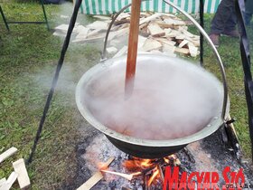 Először szerveztek őzbaktrófea-mustrát és vadászszemlét Topolyán (Tóth Péter felvétele)