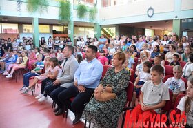 Fogadták az elsősöket Szenttamáson (Paraczky László felvétele)