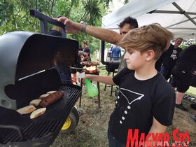 Grill-, BBQ- és Rostélyfesztivál a topolyai tóparton (Herceg Elizabetta felvétele)