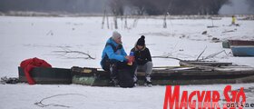 Hoki és korcsolya az újvidéki Kis-Dunán