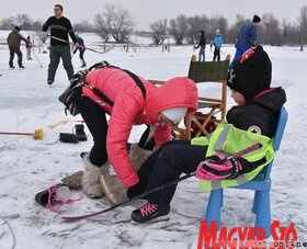 Hoki és korcsolya az újvidéki Kis-Dunán