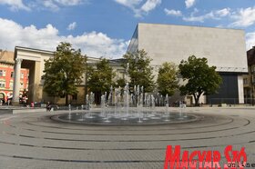 Szabadka központja a Népszínház épületével (Molnár Edvárd Illusztrációja)