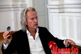 John Savage, Oscar-díjas hollywoodi színész Újvidéken