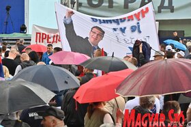 Készülődés a kormánypárti nagygyűlésre Belgrádban