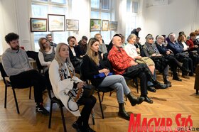 Könyvtárak a művészek szemével vándorkiállítás megnyitója (Dávid Csilla felvétele)