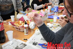 Kúla: Húsvéti műhelymunka a Népkörben (Paraczky László felvétele)