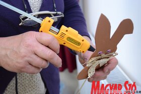 Kúla: Húsvéti műhelymunka a Népkörben (Paraczky László felvétele)