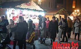 Karácsonyi vásár Újvidék belvárosában (Ótos András felvétele)