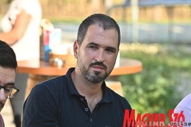 Kerekasztal-beszélgetés a XX. Ifjúsági Etnotáborban (Ótos András felvétele)