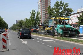 Lebénult Újvidék főútvonala - A Felszabadulás sugárút aszfaltburkolatát újítják fel (Dávid Csilla felvétele)