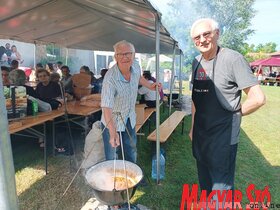 Napfényes falunap Bajsán (Kazinczy Pasztekró Diana felvétele)