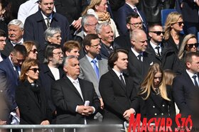 Pápai szentmise a Kossuth téren (Ótos András felvétele)