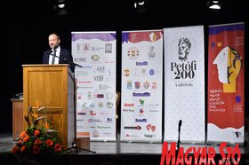 Vajdasági Magyar Amatőr Színjátszók XXVII. Találkozója Topolyán (Molnár Edvárd felvétele)