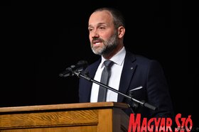 Vajdasági Magyar Amatőr Színjátszók XXVII. Találkozója Topolyán (Molnár Edvárd felvétele)