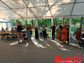 Vajdasági Magyar Táncháztalálkozó és Sokadalom Topolyán (Kazinczy Paszterkó Diana felvétele)