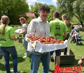 Vajdasági Piknik Etyeken