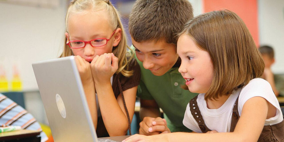 Szövetséges, nem veszélyforrás