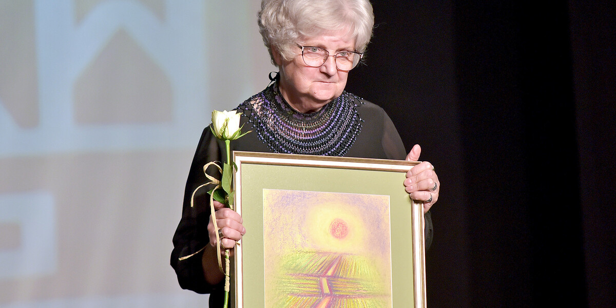 Tűvel és cérnával a hagyomány szolgálatában